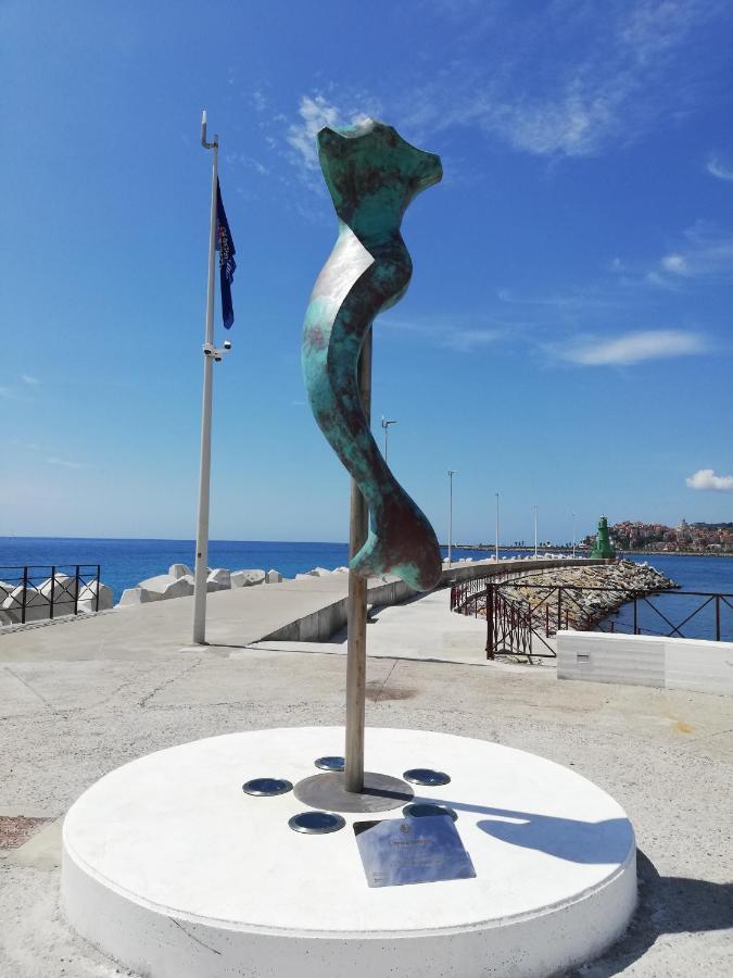 Appartement La Torretta Di Piero Con Terrazzi E Parcheggio Privato Citra Zero Zero Ottanta 31Lst0282 à Imperia Extérieur photo